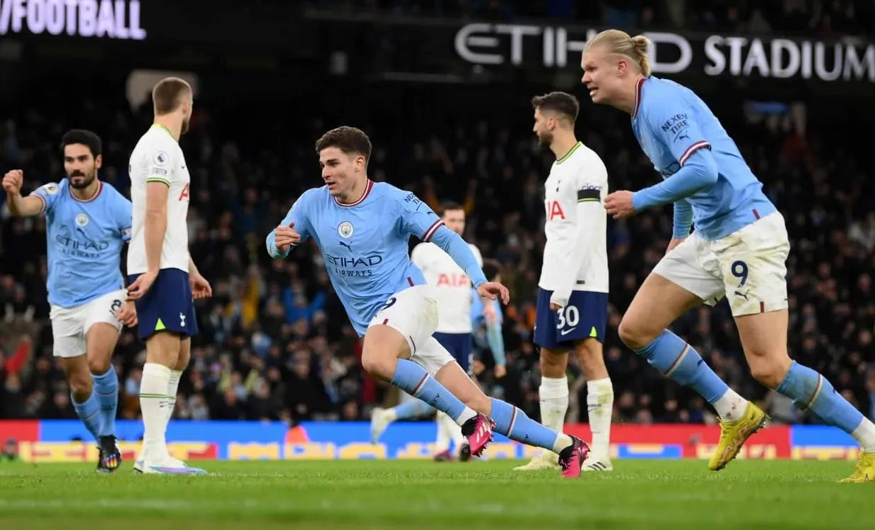 Man City នៅតែមានក្តីសង្ឃឹមក្នុងការប្រជែងពាន ក្រោយវាយបកយកឈ្នះ Spurs សឹងមិនគួរឲ្យជឿ​